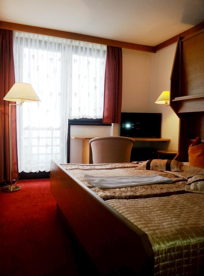 Hotel Alpinum Treffen Luaran gambar