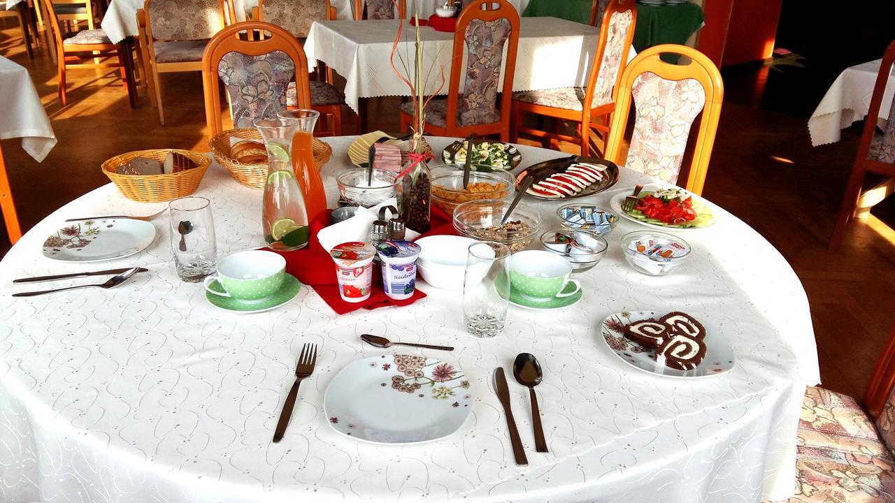 Hotel Alpinum Treffen Luaran gambar