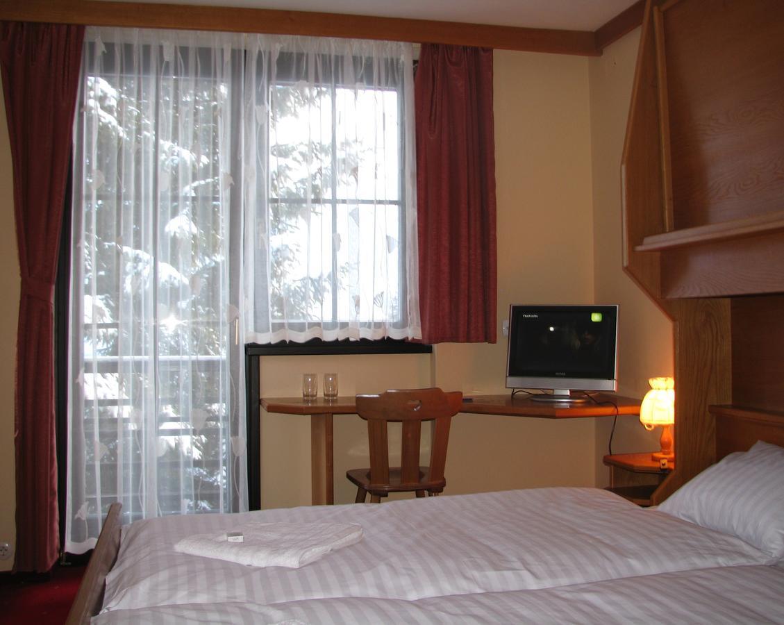 Hotel Alpinum Treffen Luaran gambar