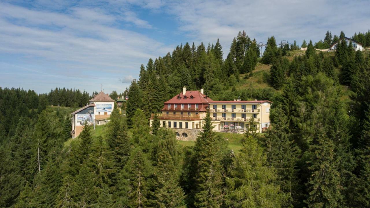 Hotel Alpinum Treffen Luaran gambar